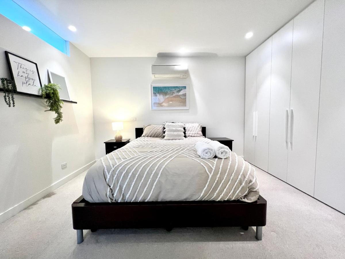 Readyset Apartments At Emerald Melbourne Exterior photo